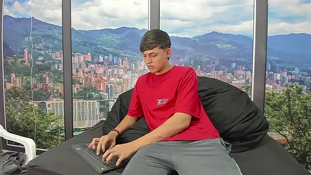 LiamRamirezz webkamerás műsora