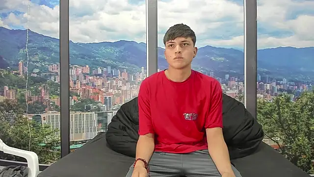 LiamRamirezz webcam show