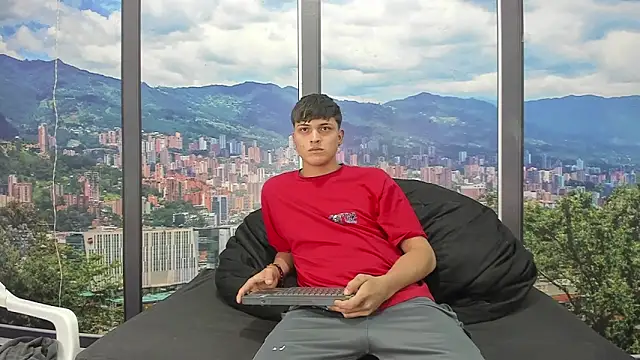 LiamRamirezz webcam show