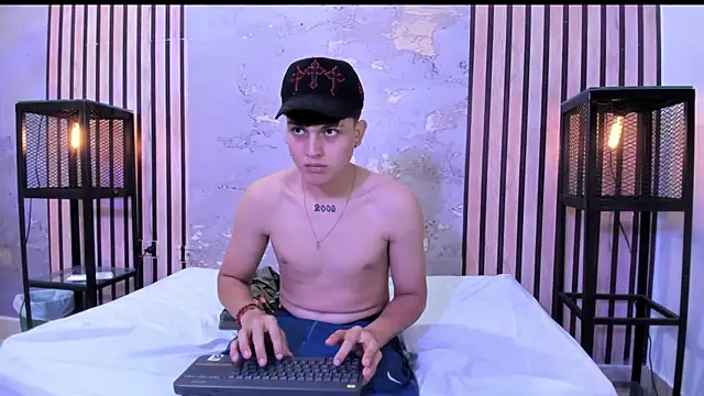 Pertunjukan Kamera Web LiamRamirezz