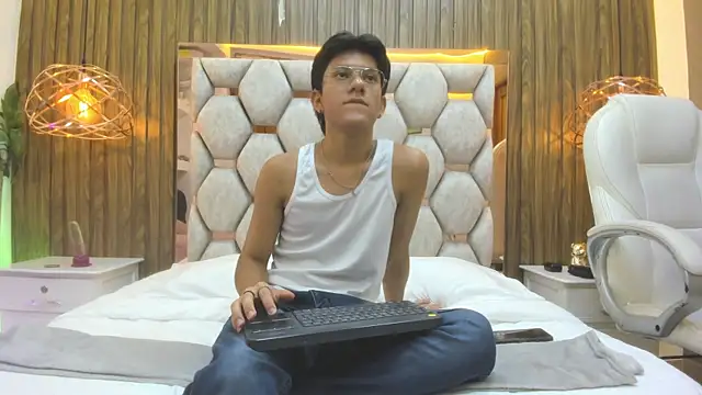 zack_dehaan's Webcam Show