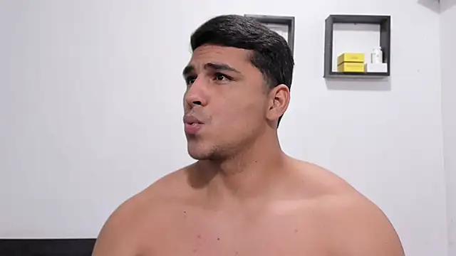 Thiago_bel's Webcam Show