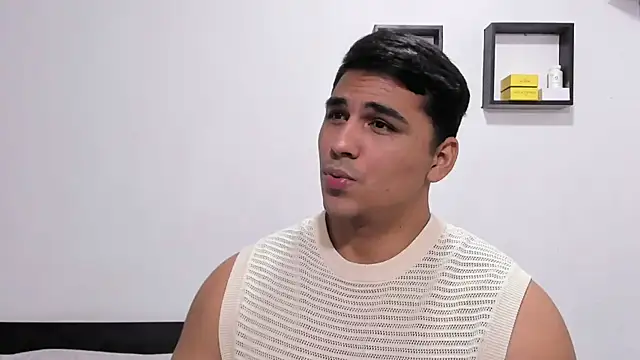 Thiago_bel Show in webcam