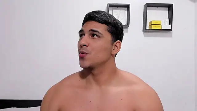 Thiago_bel's Webcam Show