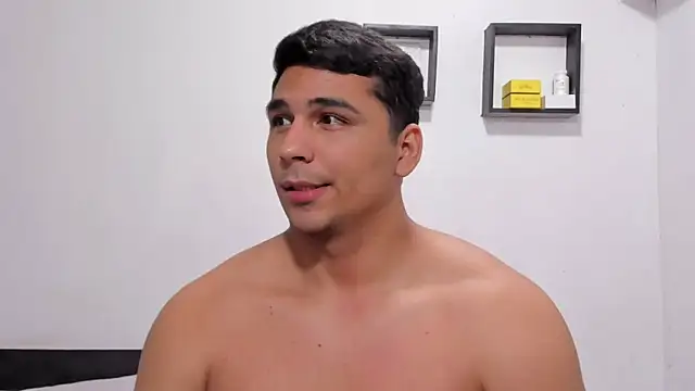 Show modela Thiago_bel na web-kameri