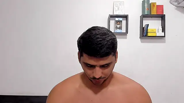 Show modela Thiago_bel na web-kameri
