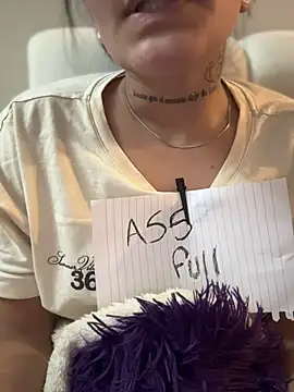 XXX chat uživo modela ANNA_NASTY_TABOO