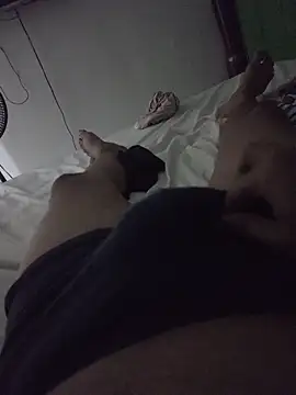 oscar_ELMONDACUO's Webcam Show