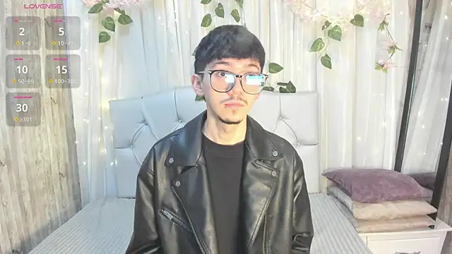 הופעת וובקאם של King_Luxury1