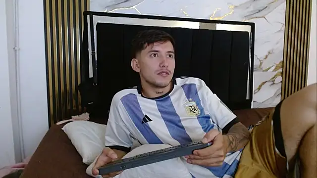 lau_and_andy's Webcam Show