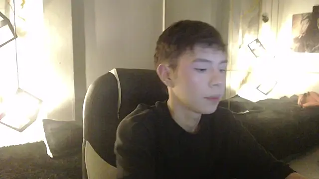 Pokazy przed kamerką – ash_ka