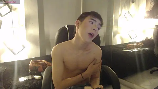 Show modela ash_ka na web-kameri