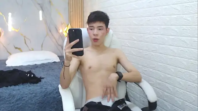 ash_ka Show in webcam