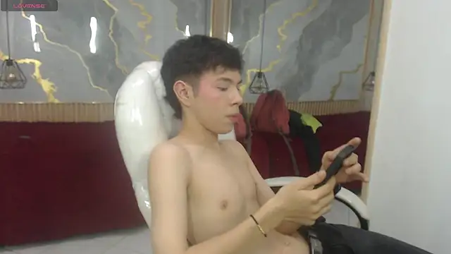 Show modela ash_ka na web-kameri
