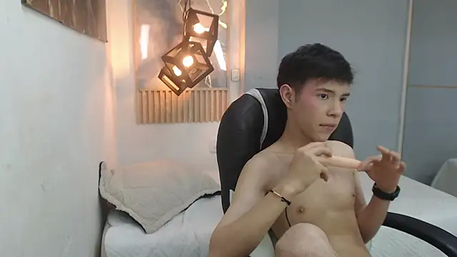 ash_ka Show in webcam