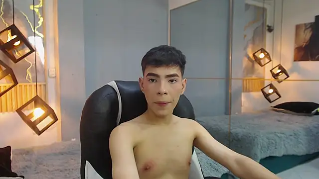 Show modela ash_ka na web-kameri