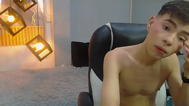 Show modela ash_ka na web-kameri