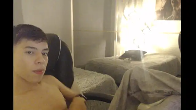 Chat XXX ao vivo de ash_ka