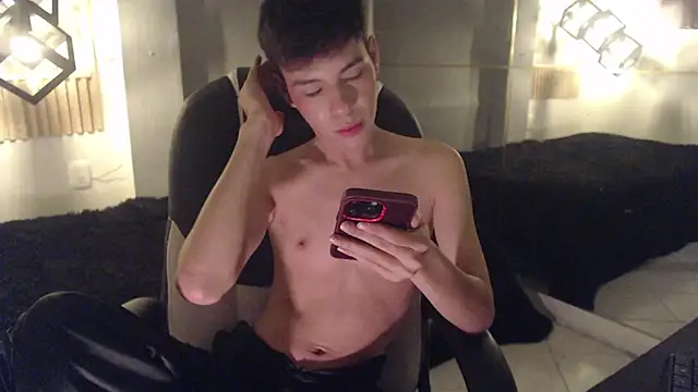 Show modela ash_ka na web-kameri