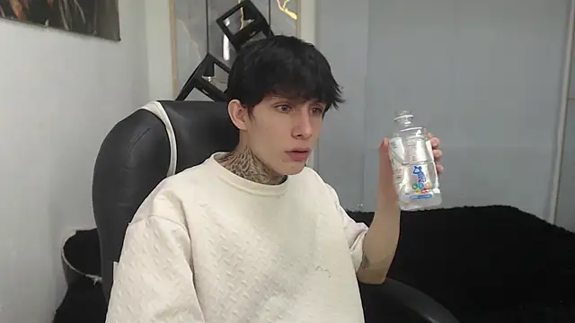 Chat +18 de Cry_thereal ao vivo