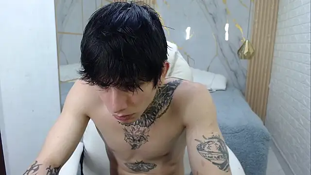 Cry_thereal Webcam-Show