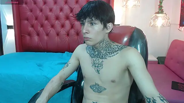 Cry_thereal Webcam Show