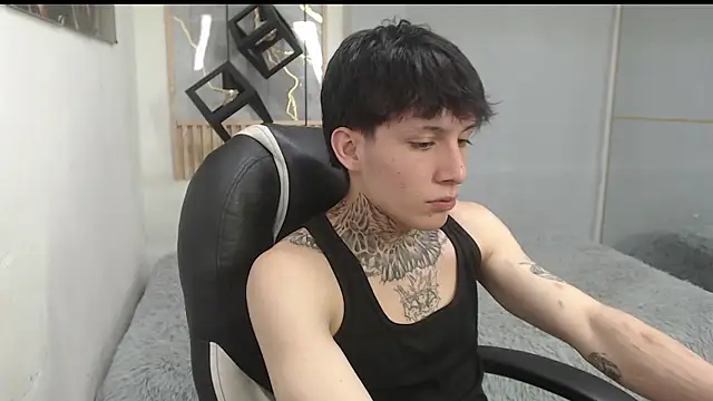 Cry_thereal Webcam Show