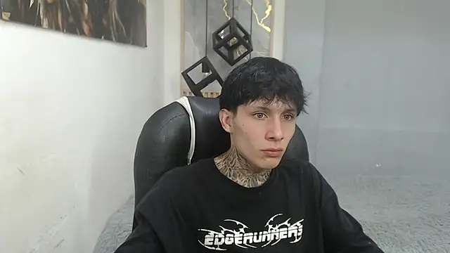 Cry_thereal Webcam Show