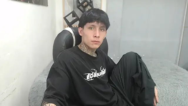 Cry_therealn Webbikameraesitys