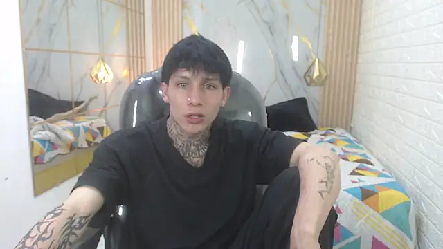 Cry_therealn Webbikameraesitys