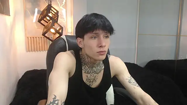 Show modela Cry_thereal na web-kameri