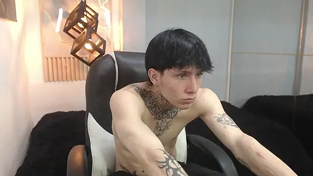 Cry_thereal Webcam Show
