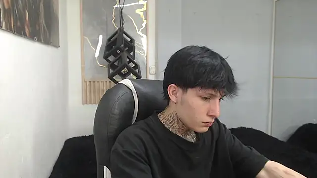 Cry_therealのウェブカメラショー