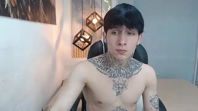 Show modela Cry_thereal na web-kameri