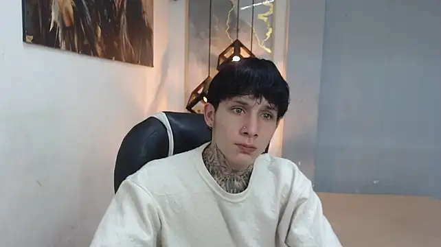 Cry_thereal Adlı Modelin Web Kamerası Şovu