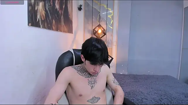 Cry_thereal's Webcam Show