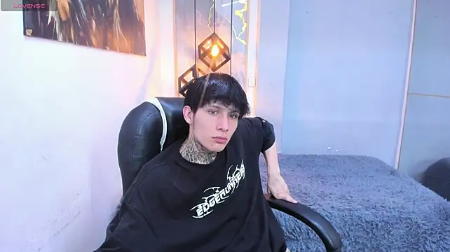 Cry_thereal's Webcam Show