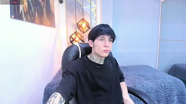 Cry_thereal's Webcam Show