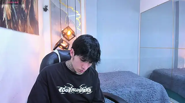 הופעת וובקאם של Cry_thereal