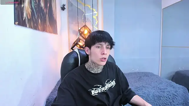 הופעת וובקאם של Cry_thereal