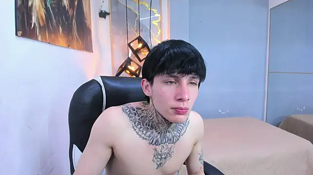 Cry_thereal's Webcam Show
