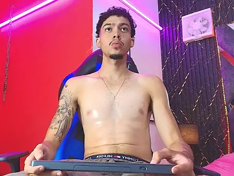 Show modela thiago_preston na web-kameri