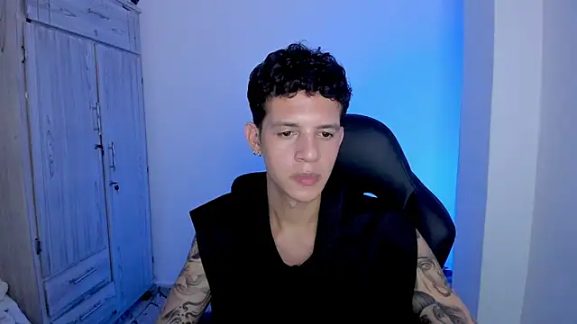 tylerrnova webcam show