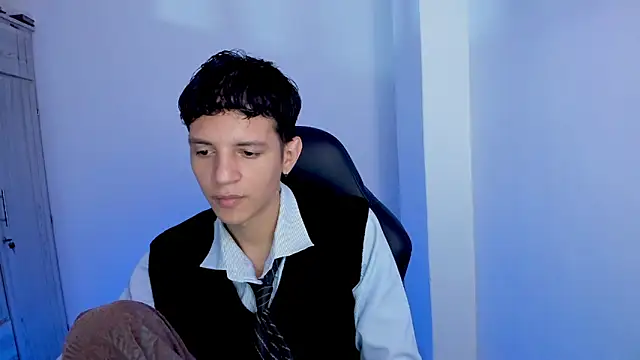 Show modela tylerrnova na web-kameri