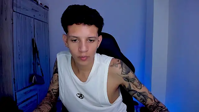 tylerrnova Adlı Modelin Web Kamerası Şovu