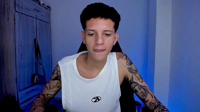 tylerrnova Adlı Modelin Web Kamerası Şovu