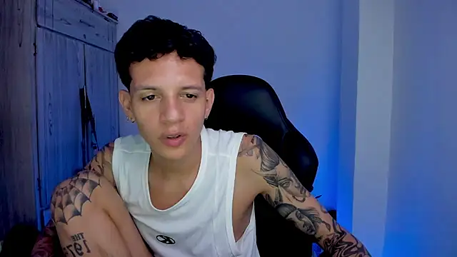 tylerrnova Adlı Modelin Web Kamerası Şovu