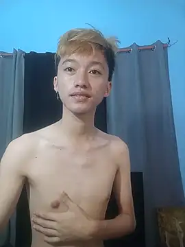 Fem_phiLboy69 网络视讯表演