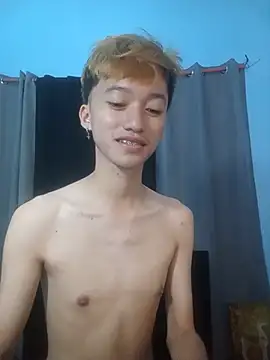 Fem_phiLboy69 网络视讯表演
