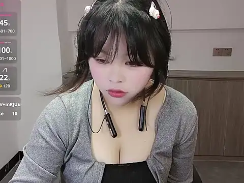xiangxiang-666 现场性爱视讯表演